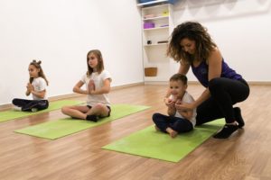 yoga-ninos-pilates-terapias-infantiles-los-montesinos-absana-1